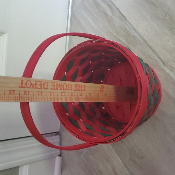 NWT Set Ashland Christmas Woven Wicker Basket with Adjustable Handle - Picture 8 of 10